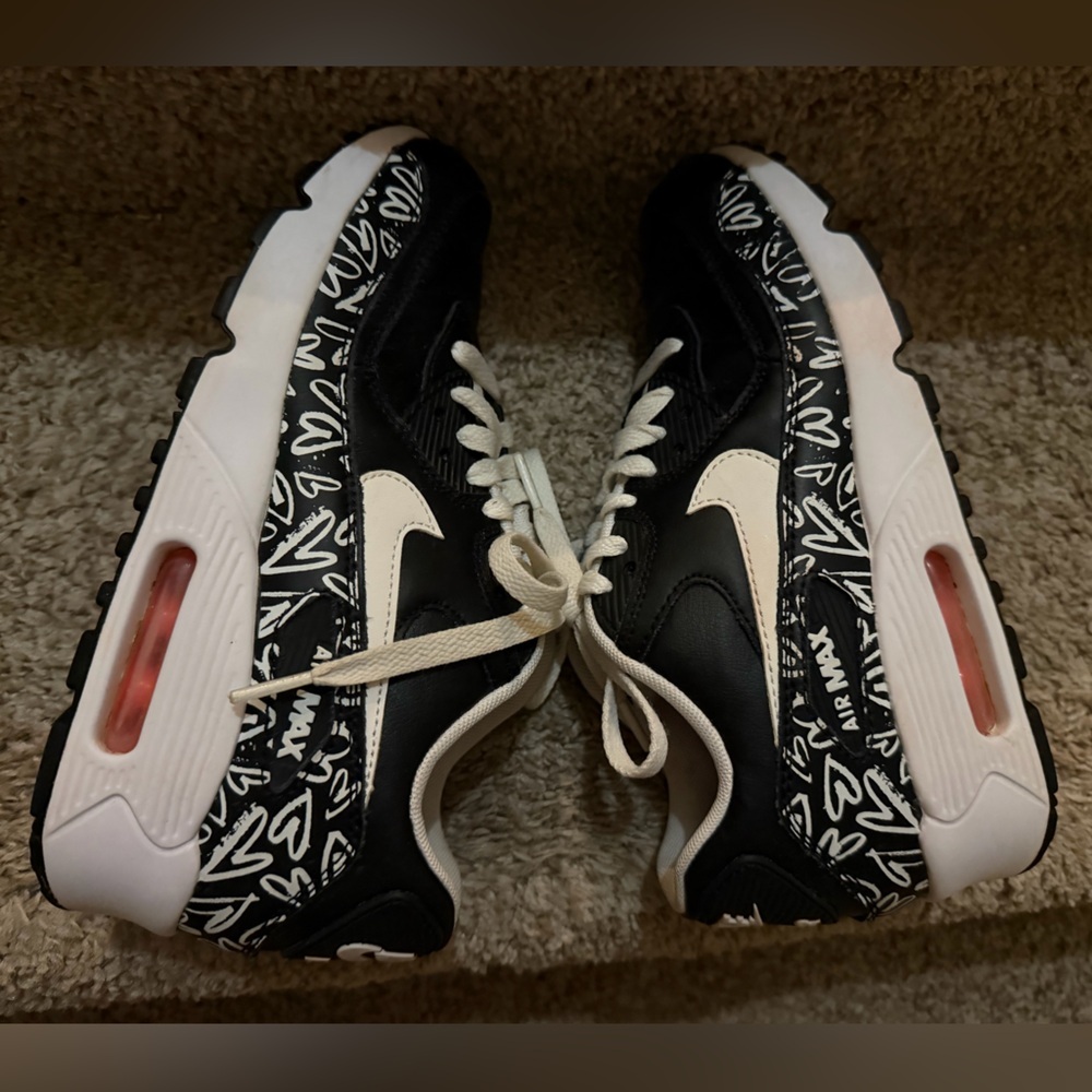 Nike Air Max 90 Sneakers Size youth 5.5Y Women 7 Black White Heart Print - Picture 8 of 10